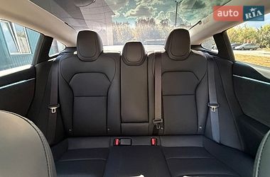 Седан Tesla Model 3 2024 в Києві