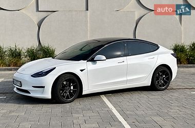 Седан Tesla Model 3 2021 в Луцке
