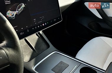 Седан Tesla Model 3 2021 в Луцке