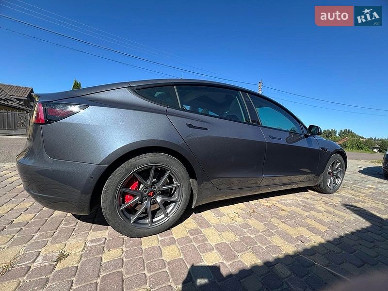 Седан Tesla Model 3 2020 в Городку