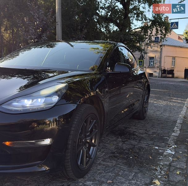 Седан Tesla Model 3 2022 в Чернівцях фото 3 Седан Tesla Model 3 2022 в Чернівцях