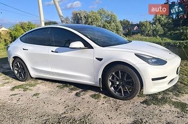 Седан Tesla Model 3 2022 в Львове