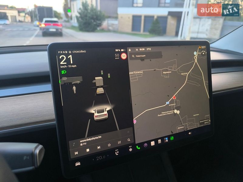 Седан Tesla Model 3 2022 в Львове