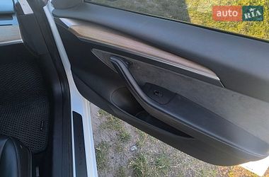 Седан Tesla Model 3 2022 в Львове