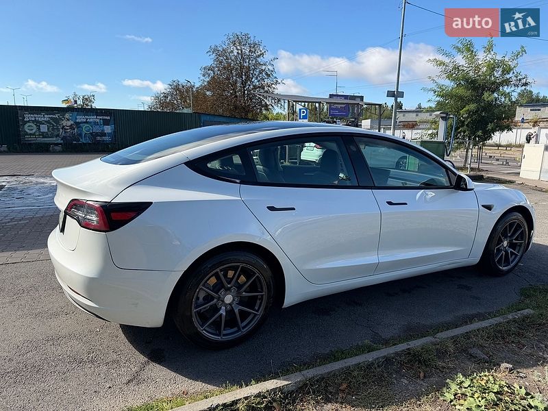 Седан Tesla Model 3 2023 в Киеве фото 9 Седан Tesla Model 3 2023 в Киеве