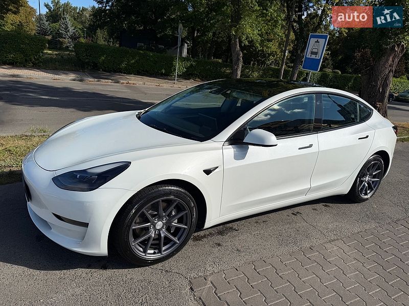 Седан Tesla Model 3 2023 в Киеве фото 6 Седан Tesla Model 3 2023 в Киеве