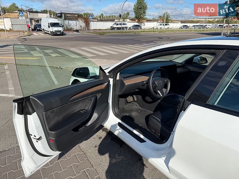 Седан Tesla Model 3 2023 в Киеве фото 14 Седан Tesla Model 3 2023 в Киеве