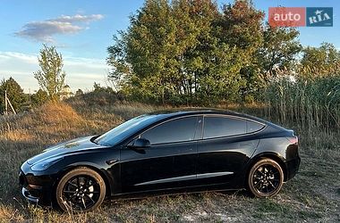 Седан Tesla Model 3 2023 в Львові