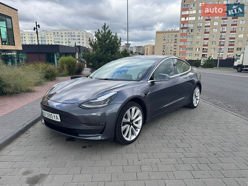 Tesla Model 3 2020