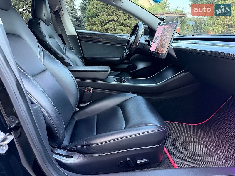 Седан Tesla Model 3 2018 в Николаеве