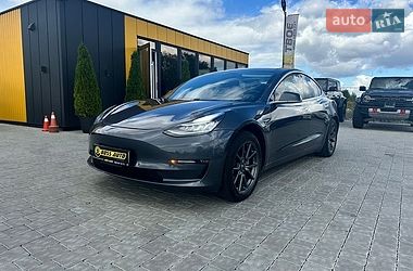 Седан Tesla Model 3 2018 в Ивано-Франковске