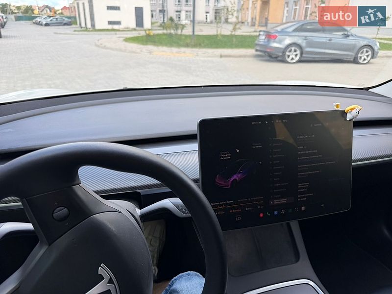 Седан Tesla Model 3 2022 в Броварах