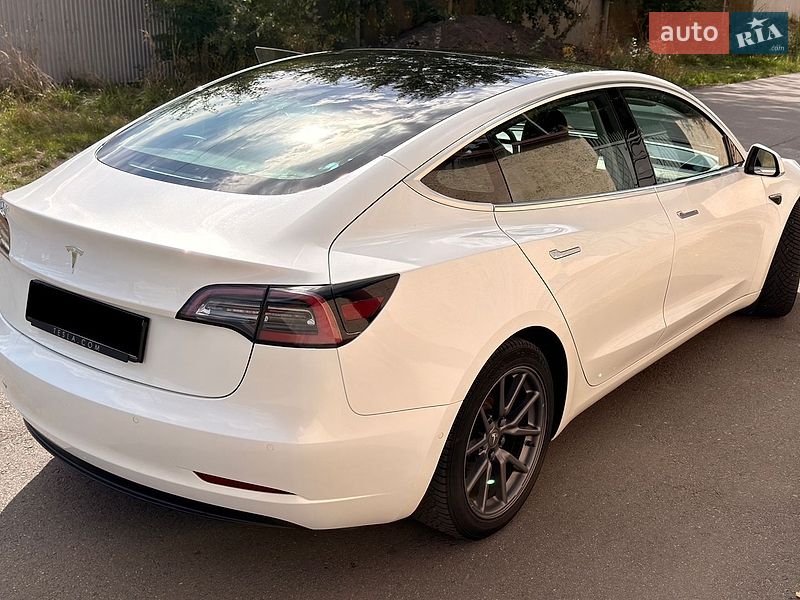 Седан Tesla Model 3 2020 в Ковеле