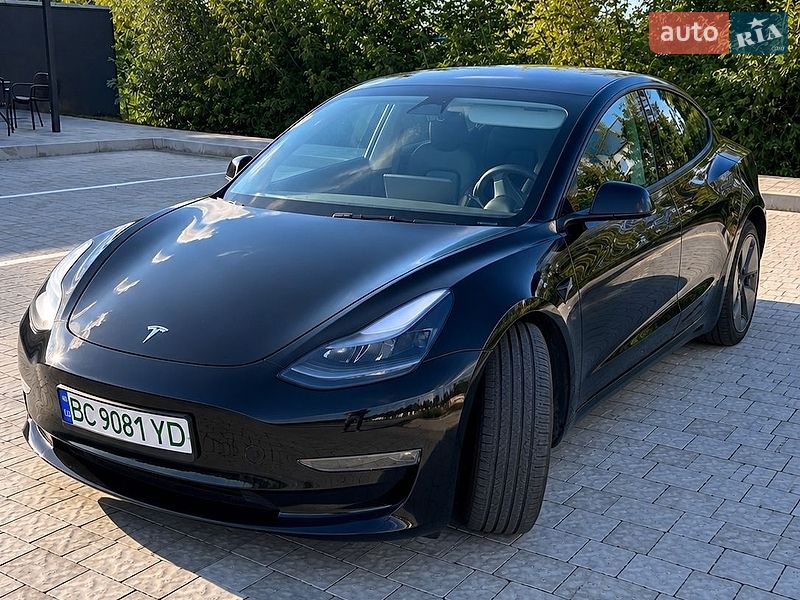 Седан Tesla Model 3 2023 в Сокале