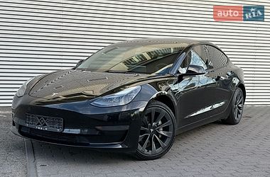 Седан Tesla Model 3 2022 в Ровно