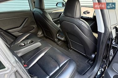 Седан Tesla Model 3 2022 в Рівному