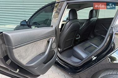 Седан Tesla Model 3 2022 в Рівному