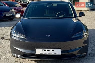 Седан Tesla Model 3 2024 в Вінниці