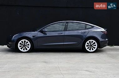 Седан Tesla Model 3 2022 в Львові