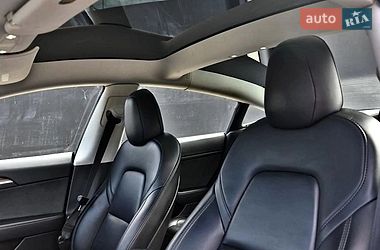 Седан Tesla Model 3 2022 в Львові