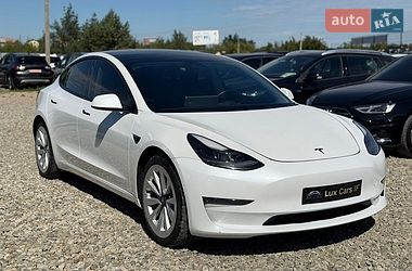 Седан Tesla Model 3 2022 в Івано-Франківську