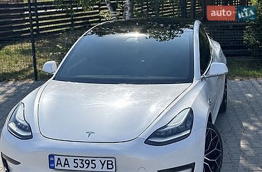 Седан Tesla Model 3 2021 в Львове Седан Tesla Model 3 2021 в Львове