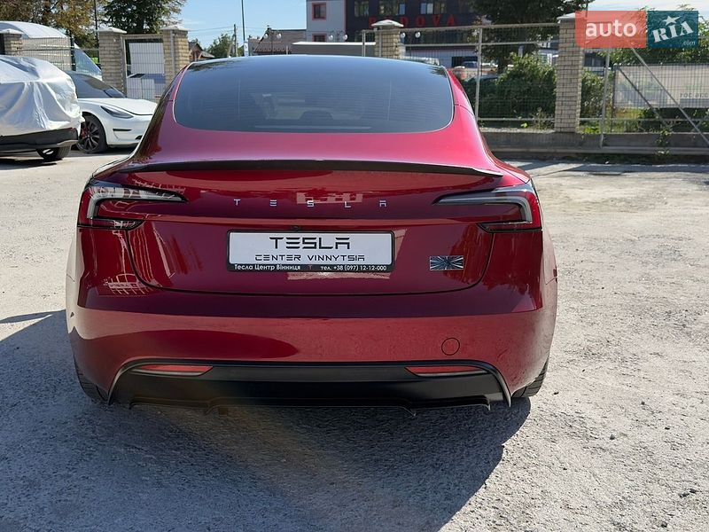 Седан Tesla Model 3 2024 в Вінниці