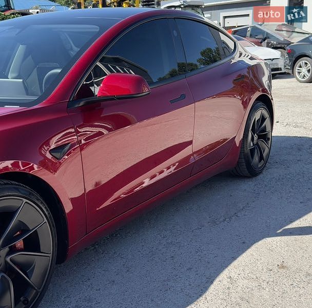 Седан Tesla Model 3 2024 в Вінниці