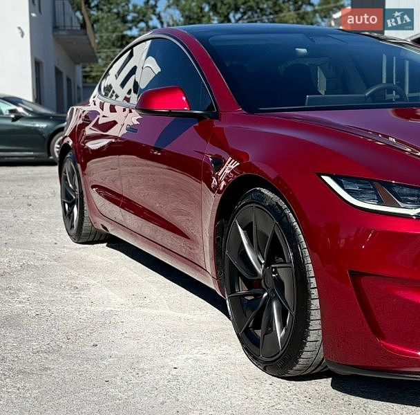 Седан Tesla Model 3 2024 в Вінниці