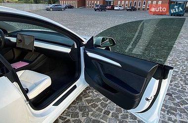 Седан Tesla Model 3 2021 в Дніпрі