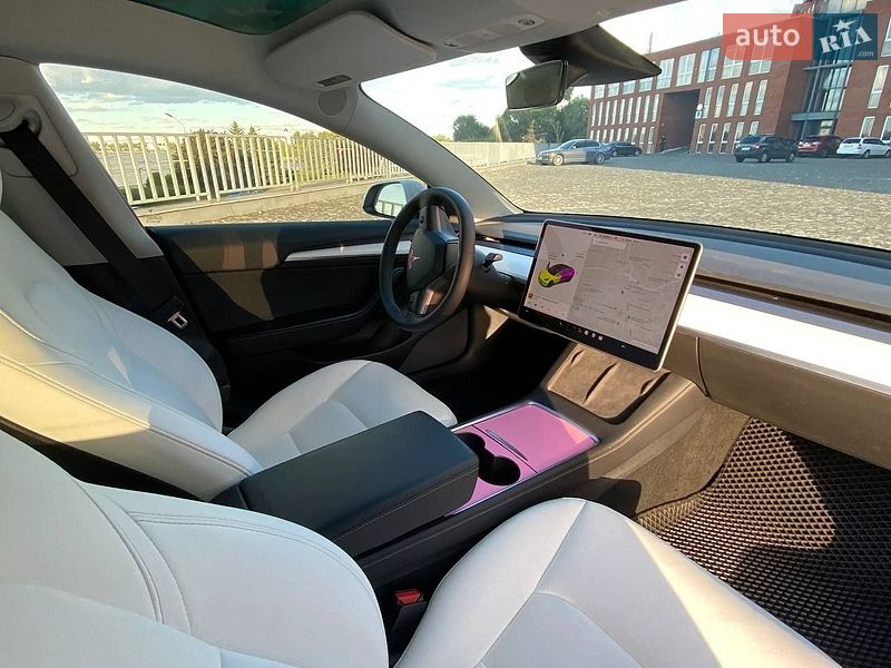 Седан Tesla Model 3 2021 в Дніпрі