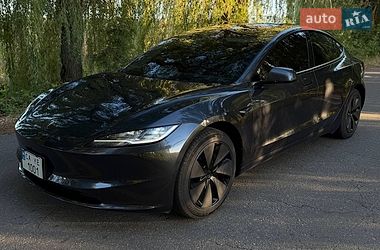 Седан Tesla Model 3 2024 в Золотоноше