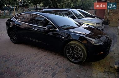 Седан Tesla Model 3 2019 в Костопілі