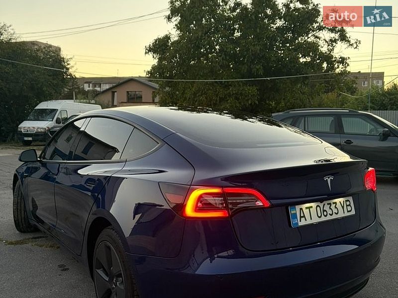 Седан Tesla Model 3 2021 в Коломиї