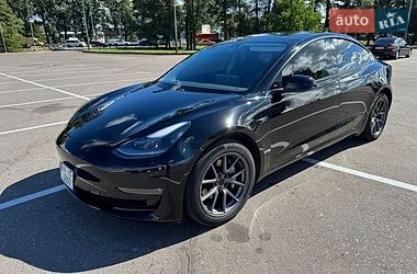 Седан Tesla Model 3 2021 в Києві