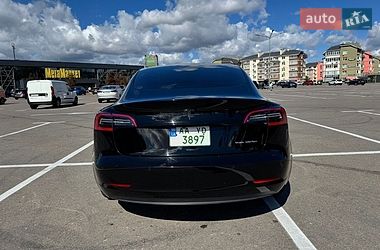 Седан Tesla Model 3 2021 в Києві
