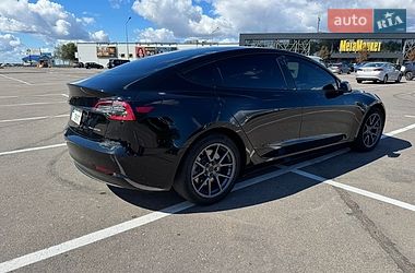 Седан Tesla Model 3 2021 в Києві