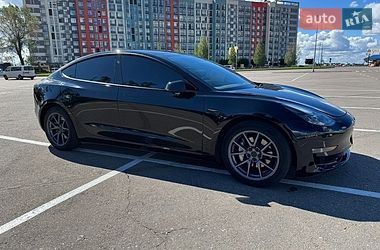 Седан Tesla Model 3 2021 в Києві