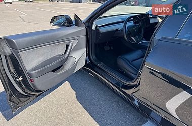 Седан Tesla Model 3 2021 в Києві