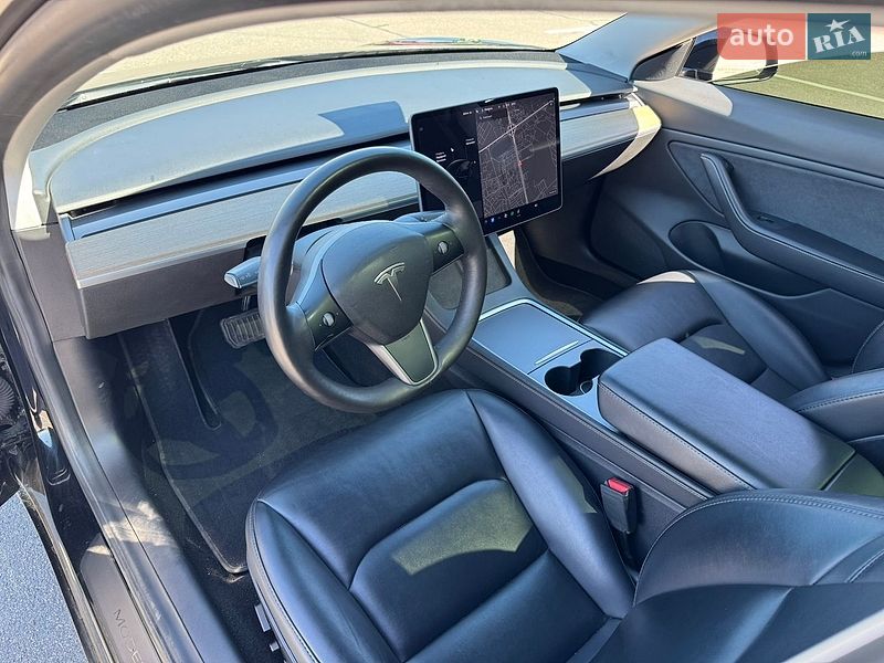 Седан Tesla Model 3 2021 в Києві