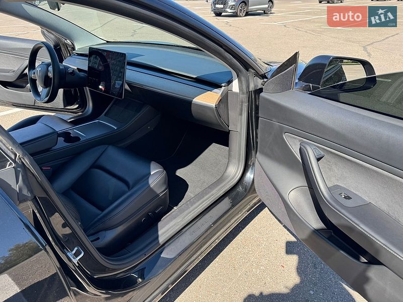 Седан Tesla Model 3 2021 в Києві