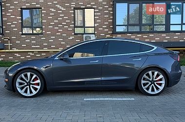 Седан Tesla Model 3 2019 в Житомирі