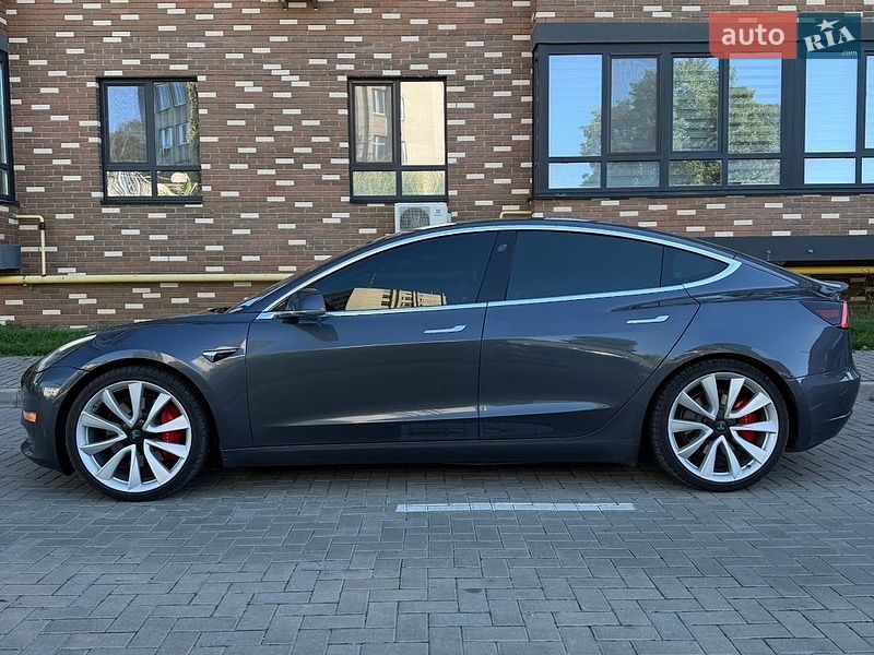 Седан Tesla Model 3 2019 в Житомирі