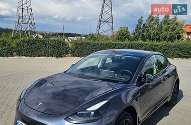 Седан Tesla Model 3 2022 в Хмельницком