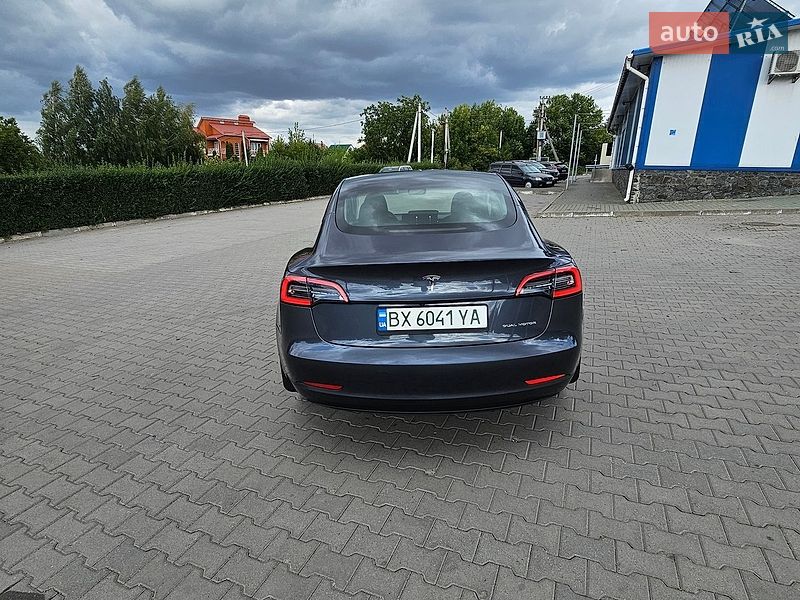Седан Tesla Model 3 2022 в Хмельницькому