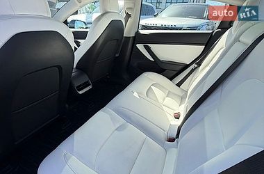 Седан Tesla Model 3 2020 в Івано-Франківську