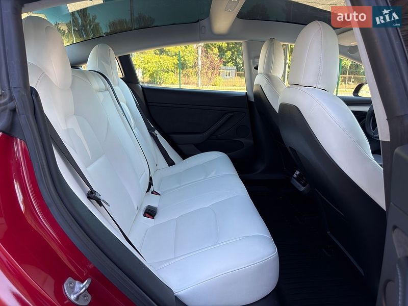 Седан Tesla Model 3 2021 в Вінниці