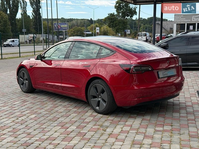 Седан Tesla Model 3 2021 в Вінниці