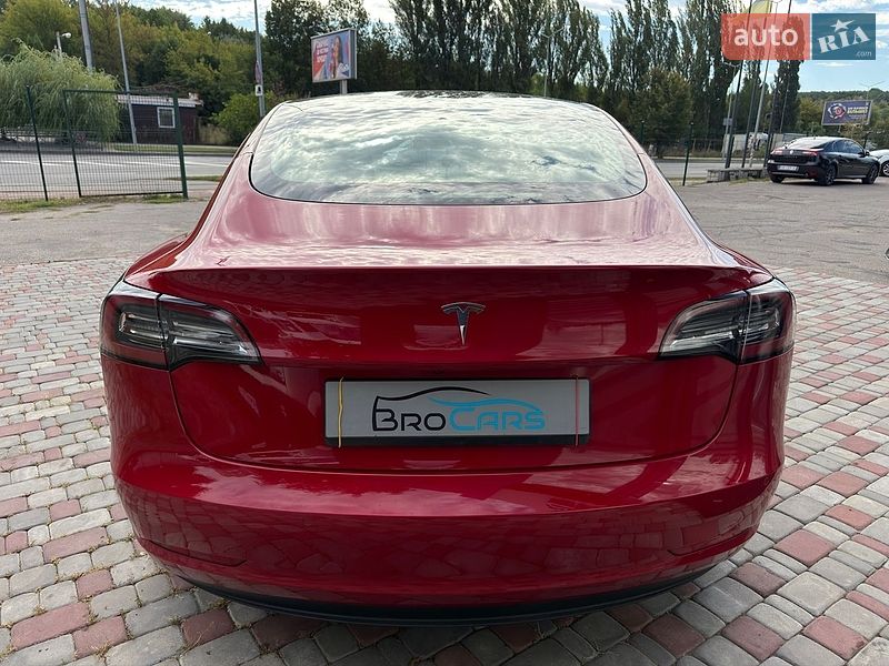 Седан Tesla Model 3 2021 в Вінниці