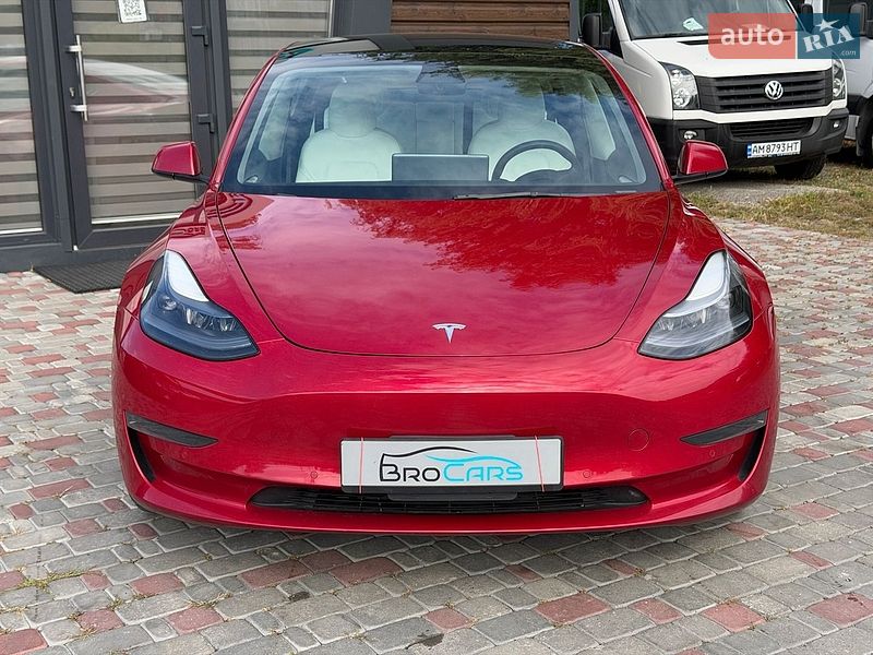 Седан Tesla Model 3 2021 в Вінниці